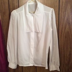 Small Women’s Classic White Button-Up Blouse